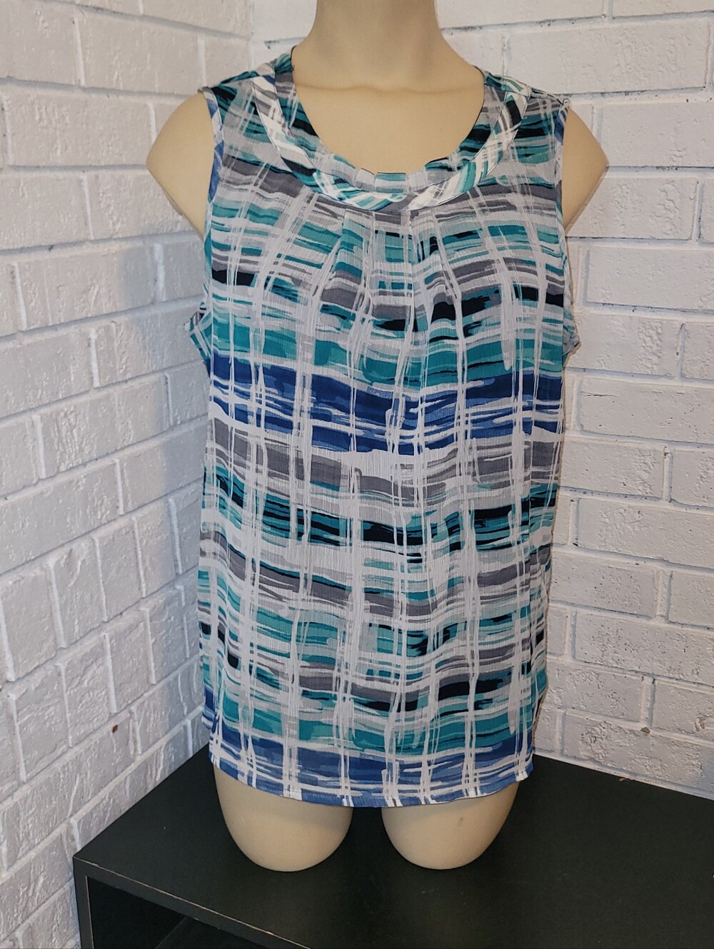 Christopher & Banks Abstract Plaid Sleeveless Blouse Size Small